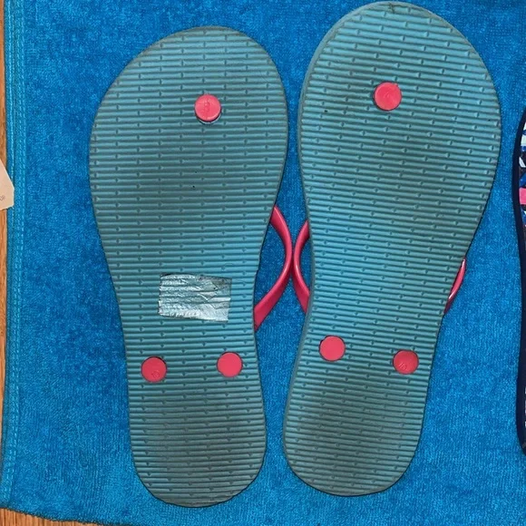 5 Pairs of Flip Flops - Picture 7 of 13